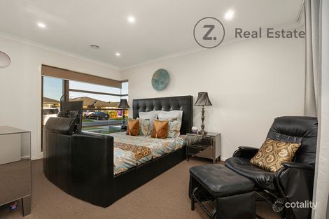 Property photo of 21 Fieldstone Crescent Cranbourne North VIC 3977