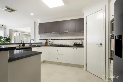 Property photo of 14 Windrest Place Hastings VIC 3915