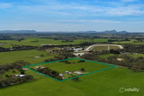 22 Thompsons Rd, Hamilton, VIC 3300