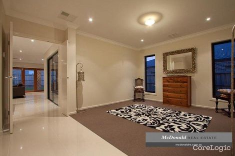 Property photo of 14 Blue Peppermint Court Lyndhurst VIC 3975