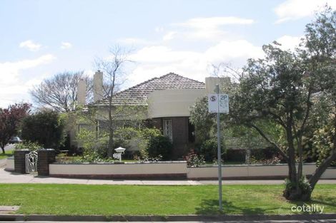 10 Upland Rd, Strathmore, VIC 3041