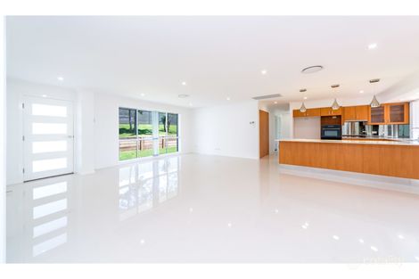 Property photo of 24 Latrobe Avenue Helensvale QLD 4212