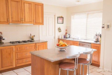Property photo of 2 Kath Place Lake Wyangan NSW 2680