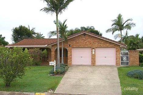 16 Turtle St, Mermaid Waters, QLD 4218