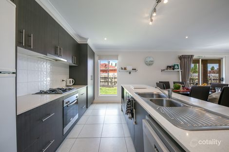 Property photo of 28 Sunny Park Close Gisborne VIC 3437