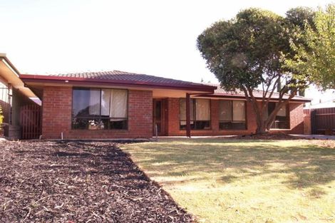 6 Sampson Cres, Old Reynella, SA 5161