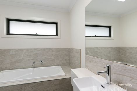 Property photo of 25 Lincoln Road Croydon VIC 3136