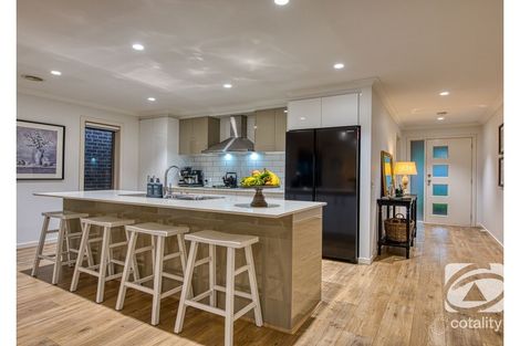 Property photo of 2/5 Kerry Place Garfield VIC 3814