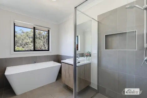 Property photo of 4A Adelaide Street Flora Hill VIC 3550
