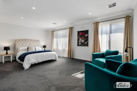 Property photo of 4A Adelaide Street Flora Hill VIC 3550