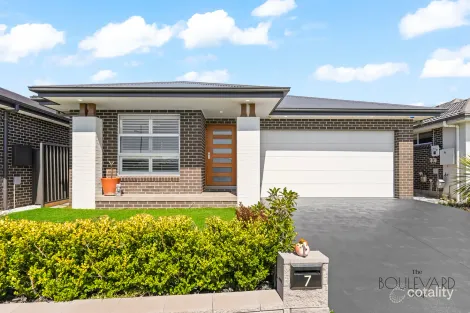 Property photo of 7 Eade Street Oran Park NSW 2570