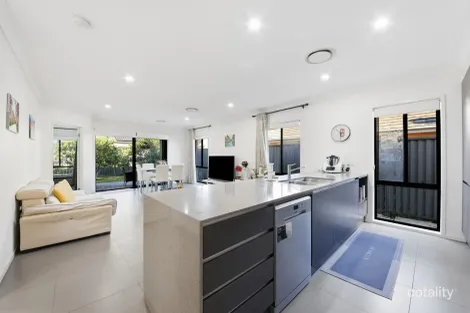 Property photo of 8 Goodluck Circuit Cobbitty NSW 2570