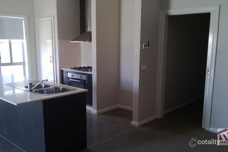 Property photo of 31 Holland Crescent Truganina VIC 3029