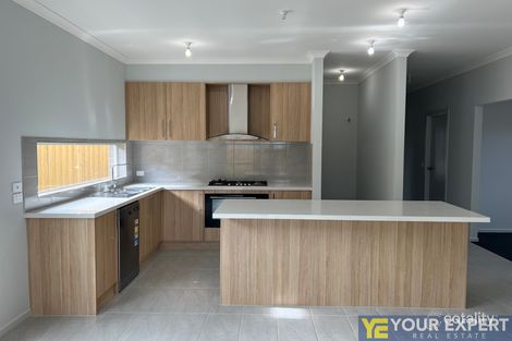 Property photo of 38 Spectrum Crescent Clyde North VIC 3978