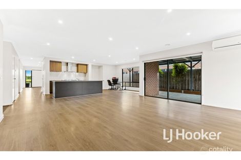 Property photo of 27 Silver Way Koo Wee Rup VIC 3981