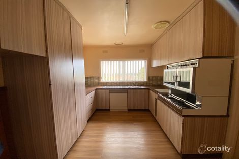 Property photo of 11 Kirriemuir Street Hamlyn Heights VIC 3215
