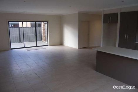 Property photo of 9 Cordyline Grove Craigieburn VIC 3064