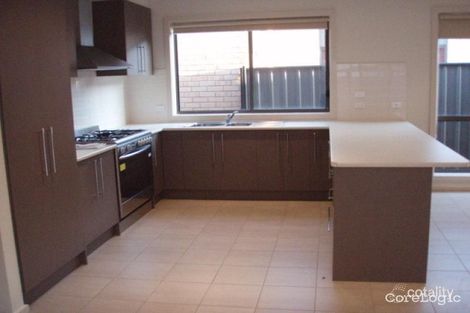 Property photo of 9 Cordyline Grove Craigieburn VIC 3064