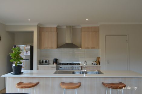 Property photo of 10 Periwinkle Crescent Wallan VIC 3756
