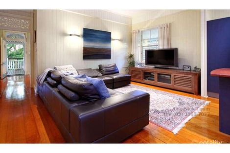 Property photo of 210 Hawthorne Road Hawthorne QLD 4171