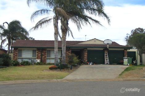 15 Dryberry Ave, St Clair, NSW 2759