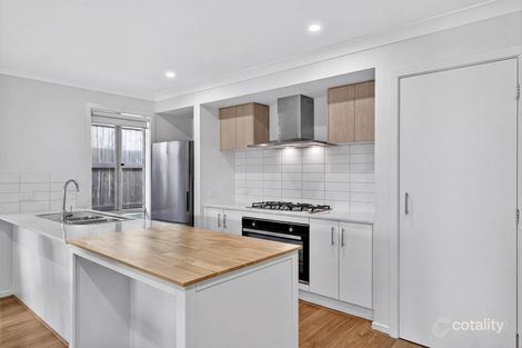 Property photo of 51 Horseshoe Circuit Yarrabilba QLD 4207
