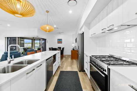 Property photo of 4 Woodruff Crescent Nikenbah QLD 4655