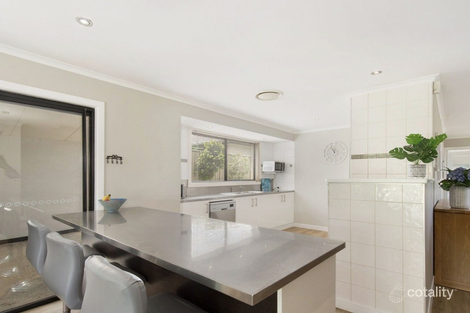 Property photo of 9 Bairnsdale Court Helensvale QLD 4212