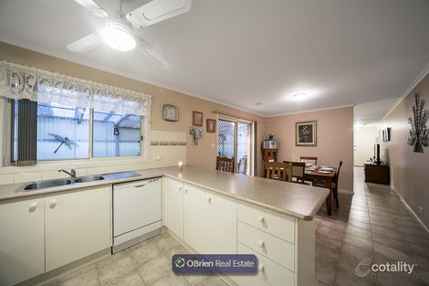 Property photo of 16 Genoa Way Cranbourne West VIC 3977