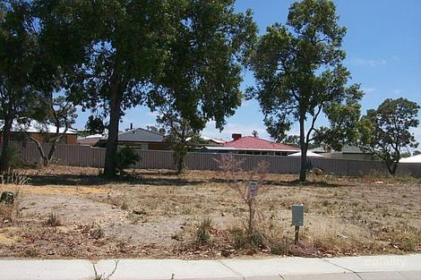 14 Oakfield Gdns, Parmelia, WA 6167