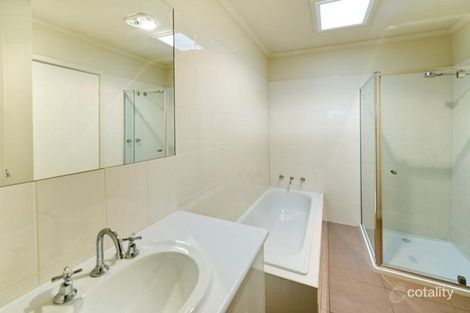 Property photo of 2/34 Wantirna Road Ringwood VIC 3134