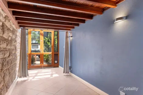 Property photo of 53 Daisy Lane Como WA 6152