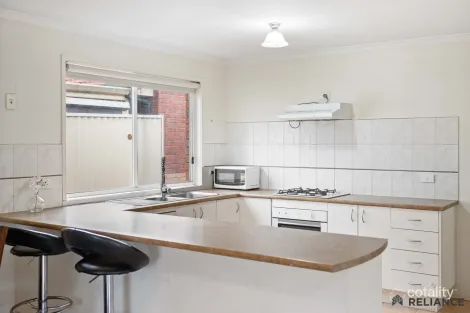 Property photo of 51 Emerald Circuit Craigieburn VIC 3064