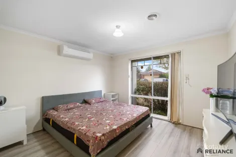 Property photo of 51 Emerald Circuit Craigieburn VIC 3064
