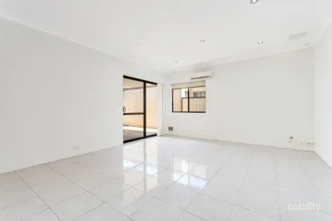 Property photo of 2/146 Willespie Drive Pearsall WA 6065