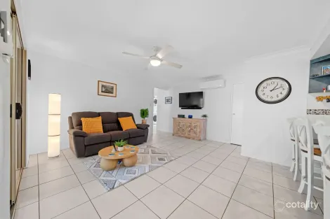 Property photo of 33 Spinnaker Circuit Redland Bay QLD 4165