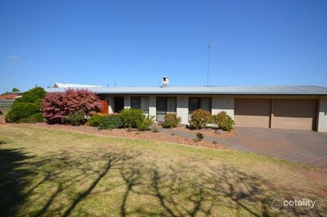 4 Page Ct, Kearneys Spring, QLD 4350
