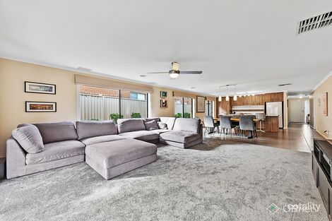 Property photo of 20 Hood Place Pakenham VIC 3810