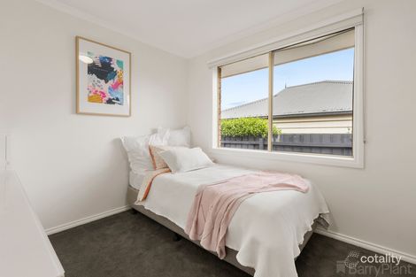 Property photo of 4 Samuel Street Ringwood VIC 3134