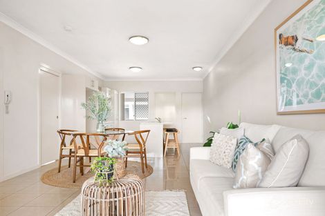 Property photo of 6/15 Rolle Street Holland Park West QLD 4121