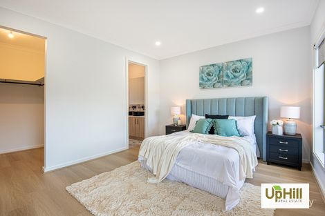 Property photo of 28 Blackhazel Crescent Clyde North VIC 3978