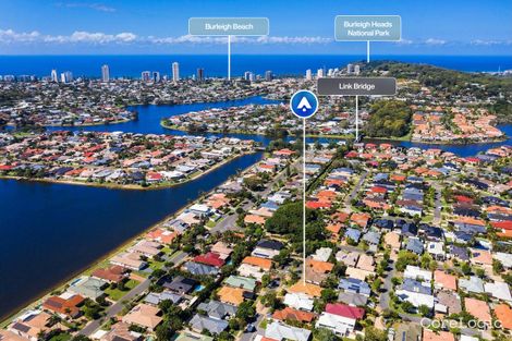 8 Rainbird Cl, Burleigh Waters, QLD 4220