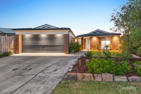 Property photo of 11 Foxglove Court Cranbourne North VIC 3977