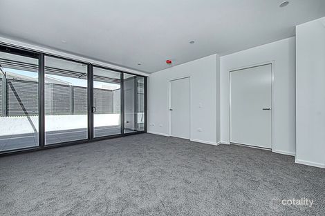 Property photo of 23/2 Henshall Way Macquarie ACT 2614