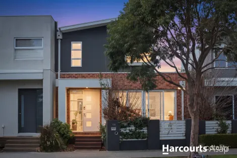 Property photo of 102 Henry Road Pakenham VIC 3810