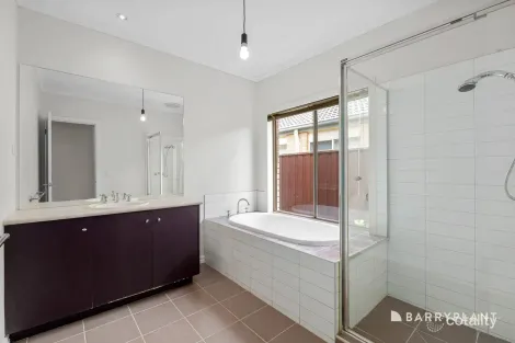 Property photo of 41 Chisholm Crescent Narre Warren South VIC 3805