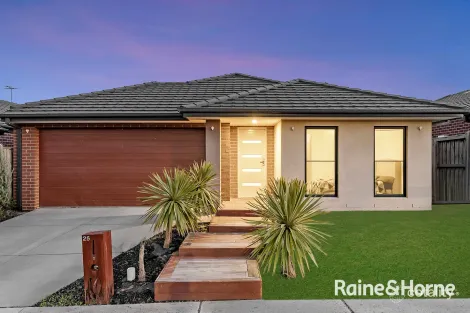 25 Lace Monitor Cct, Clyde North, VIC 3978