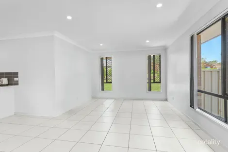 Property photo of 12 Rosewood Crescent Taree NSW 2430