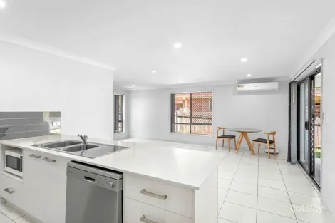 Property photo of 12 Rosewood Crescent Taree NSW 2430