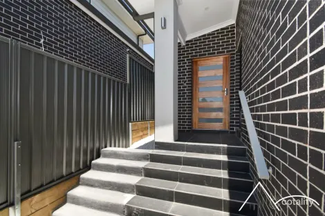 29 Chinnocks Ave, Campbelltown, NSW 2560